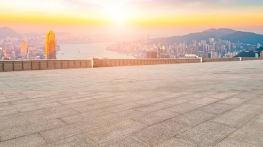 Panoramik Skyline ve Plaza Brick Open Buildin