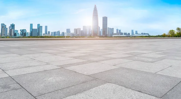 Baldosas Cuadradas Vacías Horizonte Edificios Urbanos — Foto de Stock