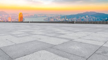 Panoramik Skyline ve Plaza Brick Open Buildin