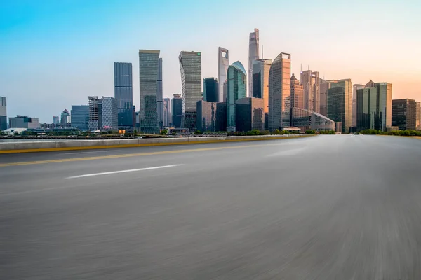 Strada Asfaltata Vuota Attraverso Città Moderna Shanghai Mento — Foto Stock