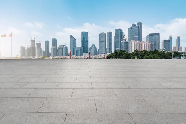 Piso Mármol Vacío Paisaje Urbano Cielo Nuboso Azul —  Fotos de Stock