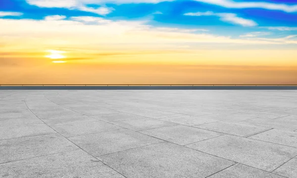 Baldosas Cuadradas Vacías Hermosos Paisajes Del Cielo —  Fotos de Stock