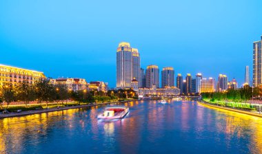 Tianjin 'deki güzel şehir gece manzarası mimari manzarası