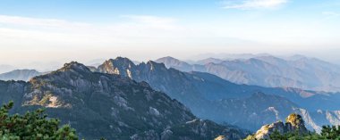 Chin 'deki Huangshan Dağı' nın Güzel Doğal Manzarası