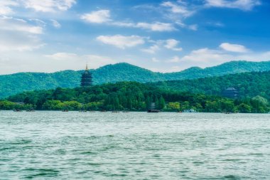 Batı Gölü, Hangzhou, Çin 'deki güzel manzara ve manzara.