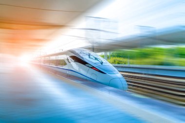 Yüksek hızlı bir tren.