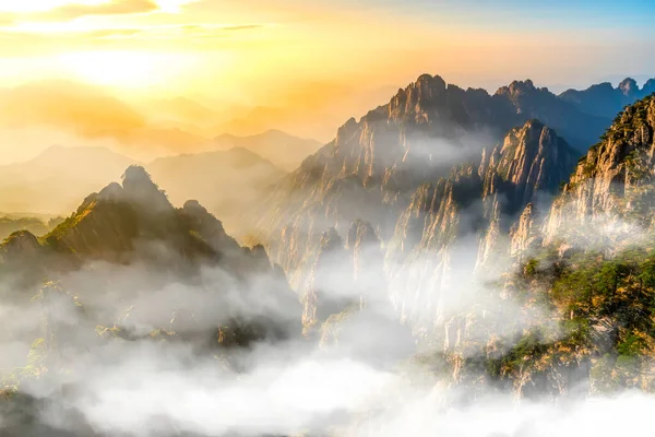 Όμορφο Φυσικό Τοπίο Του Όρους Huangshan — Φωτογραφία Αρχείου