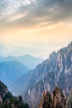 Huangshan Dağı 'nın güzel doğal manzarası.
