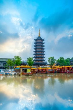 Huaian, Çin 'deki antik kanal iskelesinin pagoda' sı.