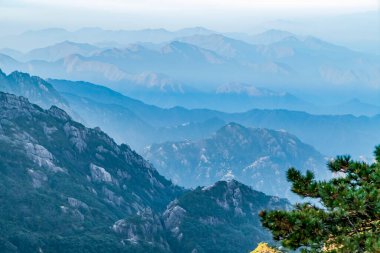 Chin 'deki Huangshan Dağı' nın Güzel Doğal Manzarası