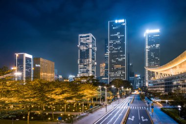 Road City Nightscape Mimarisi ve Bulanık Araba Işığı