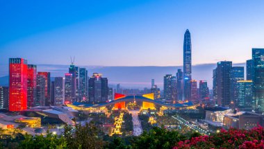 Shenzhen City Skyline ve Mimari Peyzaj Gece Manzarası