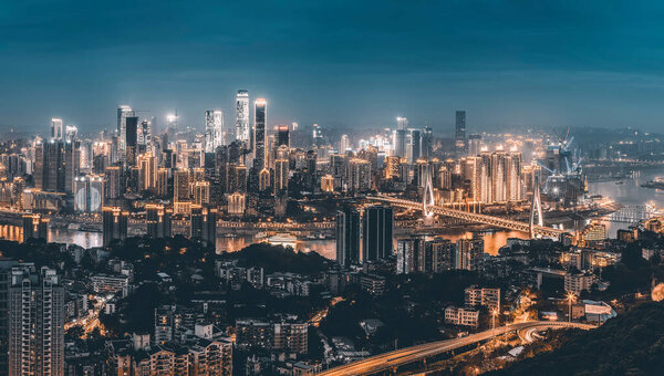 Городская ночь и горизонт
