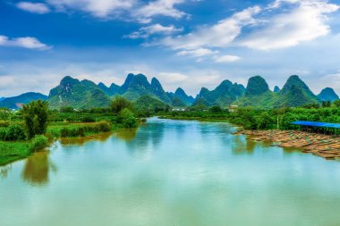 Guilin 'in güzel manzarası Yangshuo' da.