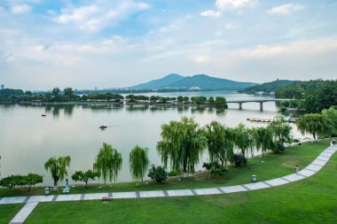 Nanjing 'de güzel bir park gölü.