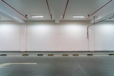 Şehir yeraltı otoparkı