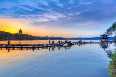 Batı Gölü, Hangzhou, Çin 'deki güzel manzara ve manzara.