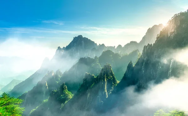 Die Wunderschöne Naturlandschaft Des Huangshan Berges — Stockfoto