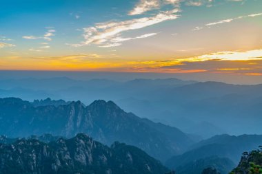 Huangshan Dağı 'nın güzel doğal manzarası.