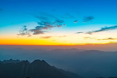 Chin 'deki Huangshan Dağı' nın Güzel Doğal Manzarası