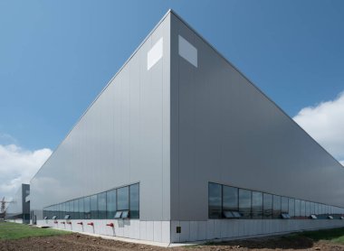 Modern fabrika binaları ve lojistik deposu