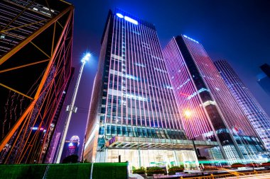 Road City Nightscape Mimarisi ve Bulanık Araba Işığı