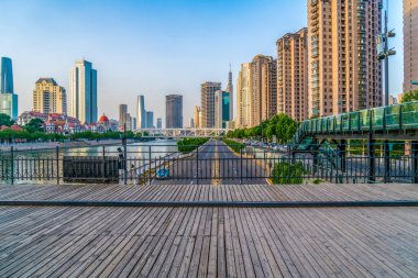 Tianjin, Çin 'deki çelik yapı köprüsünün bir parçası.