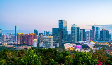 Shenzhen City Skyline ve Mimari Peyzaj Gece Manzarası