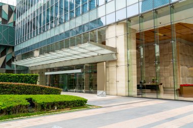 Çağdaş mimari ofis binası, şehir manzarası, kişi başı