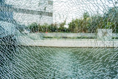 Çin 'de cam kırıkları.