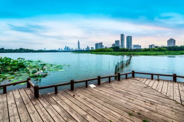 Kentsel göller ve modern mimari