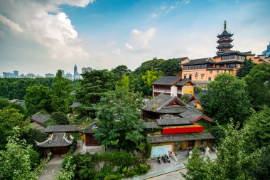 Nanjing, Çin 'deki antik şehir duvarları ve tapınakları