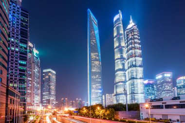 Road City Nightscape Mimarisi ve Bulanık Araba Işığı