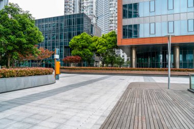 Çağdaş mimari ofis binası, şehir manzarası, kişi başı