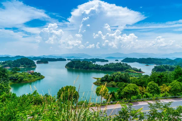Прекрасний Краєвид Озера Цяньдао — стокове фото