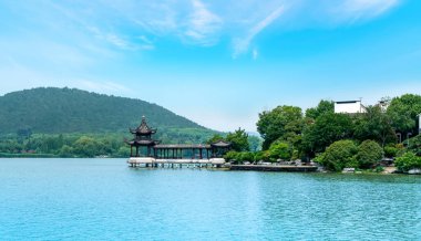 Yunlong Gölü 'nün Peyzaj Mimarisi ve Doğal Manzarası 