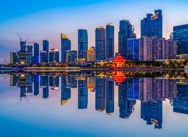 Det Vackra Stadsarkitektoniska Landskapet Qingdao — Stockfoto