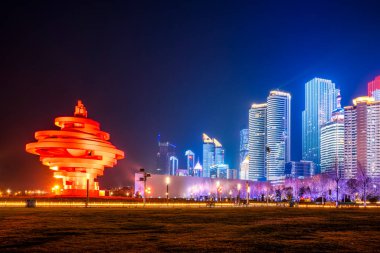 Qingda Şehir Mimarisinin Güzel Nightscape 'i