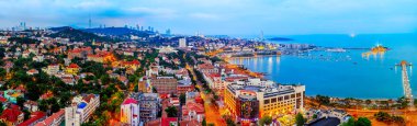 Qingdao şehrinin panoramik manzarası