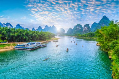 Guilin 'in güzel manzarası Yangshuo' da.
