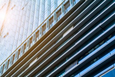 Shenzhen, Çin 'deki gökdelenlerin alçak açılı görüntüsü.