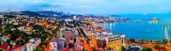 Uma Vista Panorâmica Paisagem Urbana Qingdao — Fotografia de Stock