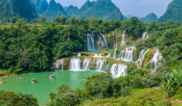 ベトナムの広西チワン族自治 バニュー滝のデティアン滝 — ストック写真