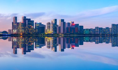 Hangzhou 'daki kentsel mimari manzaranın silüeti