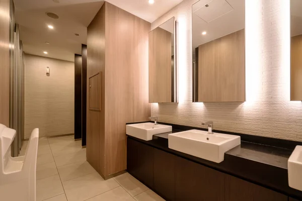 Banheiro Hotel Com Styl Arquitetônico Moderno — Fotografia de Stock