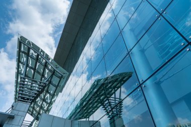 Londra 'daki gökdelenlerin pencereleri