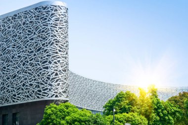 Çağdaş mimari ofis binası, şehir manzarası, kişi başı