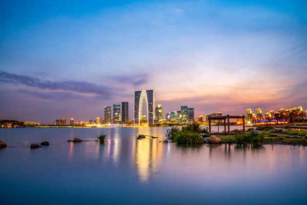 Skyline Urbano Park Lak — Foto Stock