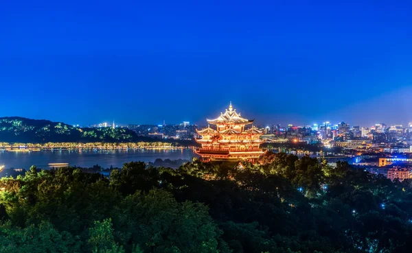 Hangzhou Şehir Nightscape ve Antik Pavilio