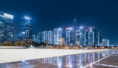 Shenzhe 'deki Şehir Mimarisinin Gece Görüşü